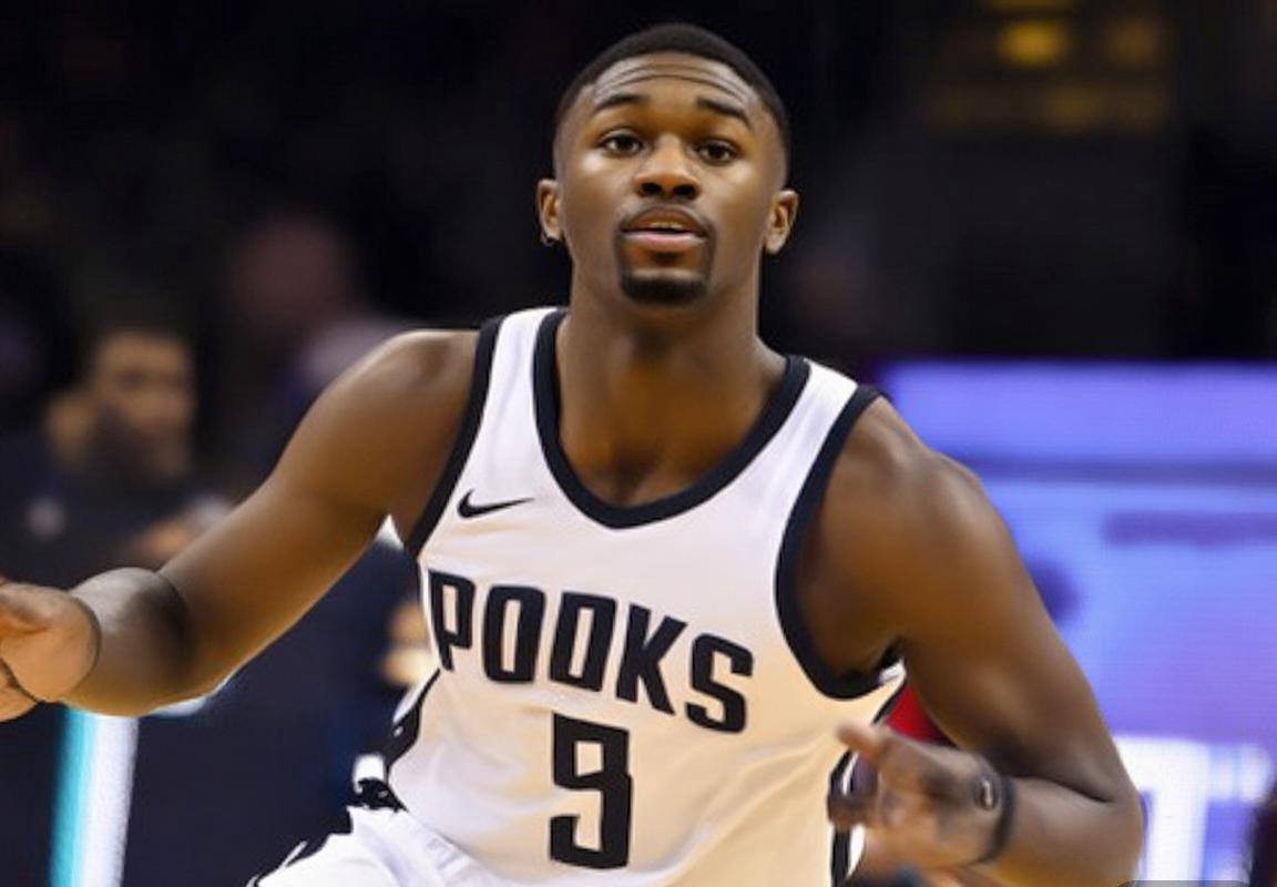 NBA常规赛：小迈克尔·波特狂砍35分率篮网队客场大胜黄蜂队